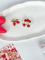 گل سینه توتفرنگی