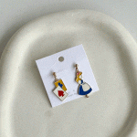 گوشواره آلیس در سرزمین عجایب