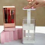 استند رژلب برای نظم دهی به میز آرایش