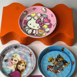 بشقاب هلو کیتی، فروزن و سگهای نگهبان