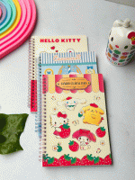 دفتر مشق خط دار طرح هلوکیتی و دوستان